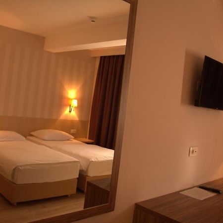 Wine Hotel Cesarica Međugorje Buitenkant foto