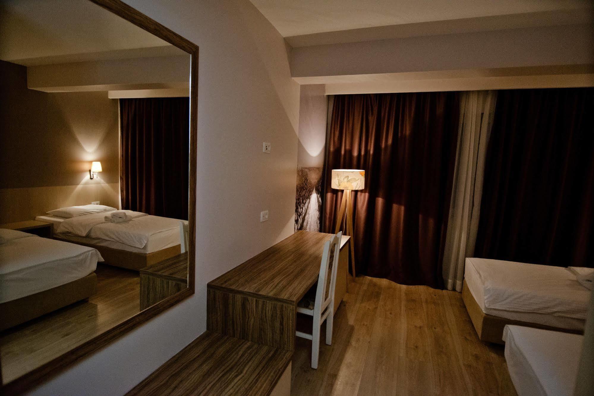 Wine Hotel Cesarica Međugorje Buitenkant foto