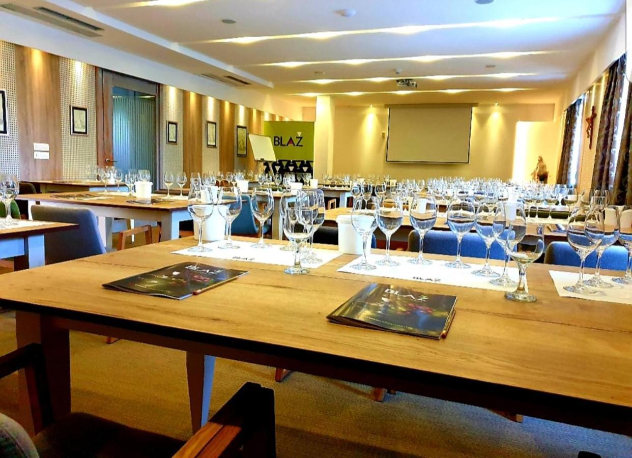 Wine Hotel Cesarica Međugorje Buitenkant foto